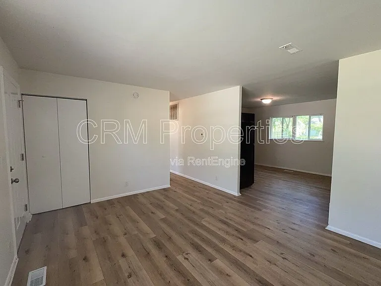 8501 Athens Ct — Photo 4