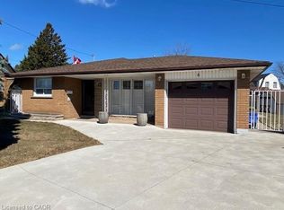 6 Cavalier Ct, Hamilton, ON L8H2S4