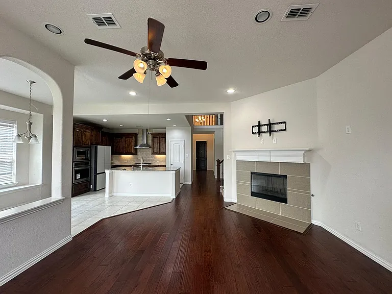 5660 Domer Dr — Photo 7