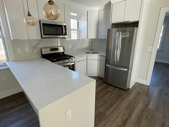 2nd image of 267 Locust Ave #2