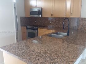5495 NW 10th Ct, Fort Lauderdale, FL