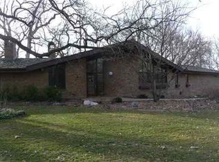 22 Timberlake Rd, Bloomington, IL 61704