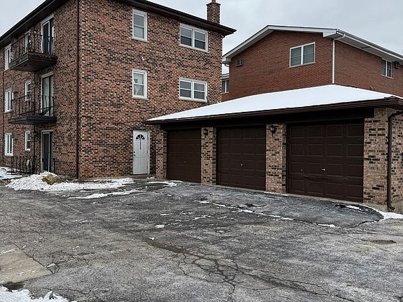 2nd image of 10320 Mansfield Ave