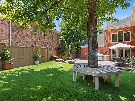 5th image of 311 Whitworth Way