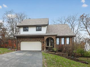 806 Hillview Dr, Lemont, IL 60439