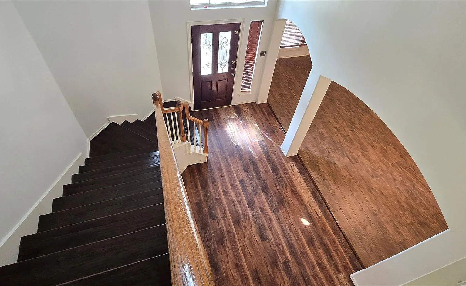 5 bed, 3.0 bath, 3072 sqft, $2,490 — Photo 3