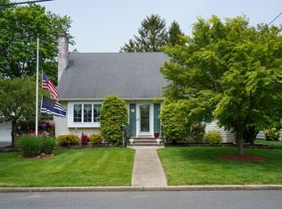 15 Old Squan Rd, Manasquan, NJ 08736