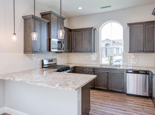 1192 Dandelion Ln, Madera, CA 93638