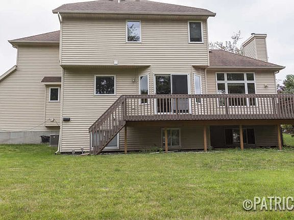 4th image of 2055 Meadowdale Dr NW