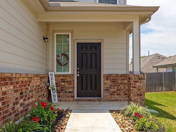 3rd image of 978 Marquis Dr