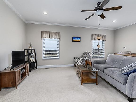 5th image of 21137 Linwood Rd