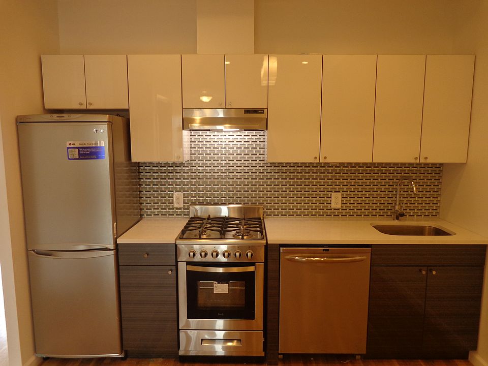 1st image of 288 Eckford St APT 2