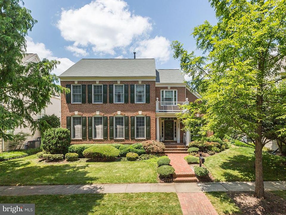 1st image of 405 Creek Valley Ln
