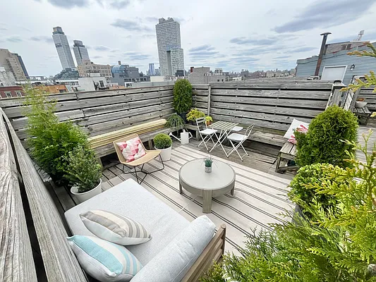 Rented by Compass | media 22