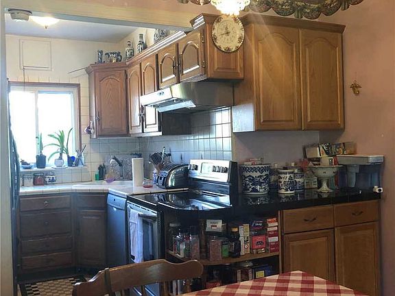 3rd image of 24509 81st Ave