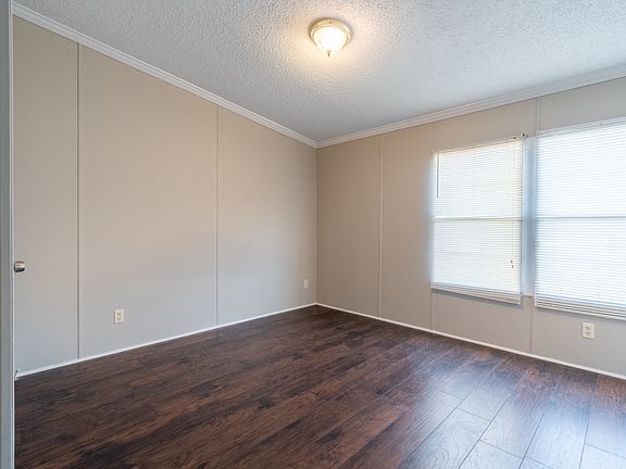 3rd image of 1205 Blake Dr