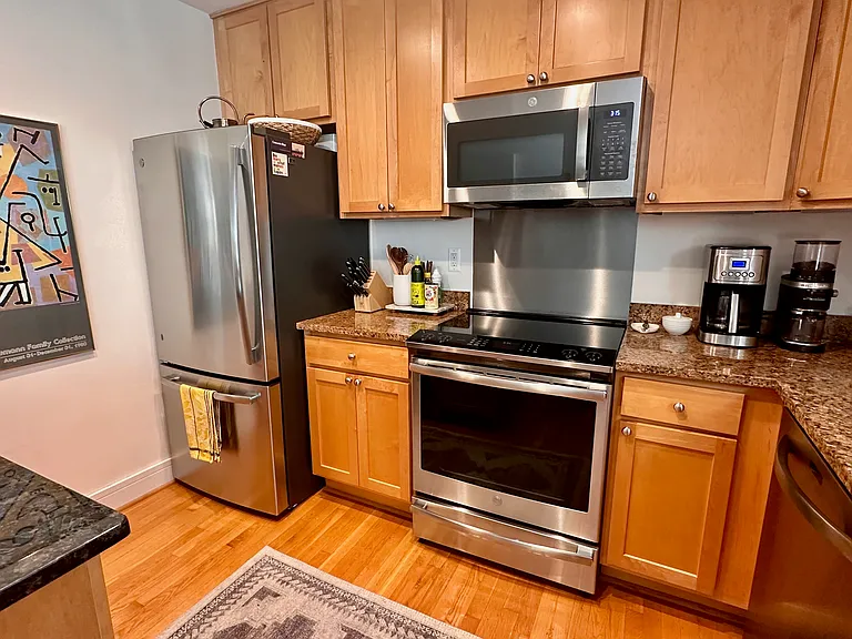 2901 16th St NW #201 — Photo 14