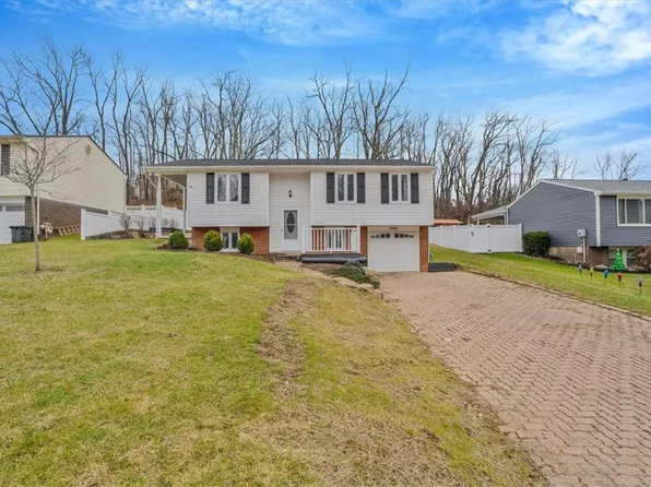 1928 Strawbridge Dr, South Park, PA 15129