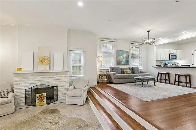 2831 Calhoun St — Photo 15