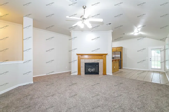 2137 Scissortail Landing Dr — Photo 4