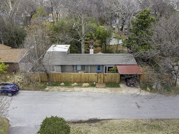 5th image of 1425 E 32nd Pl