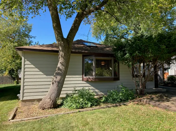 23694 N Field Rd, Lake Zurich, IL 60047