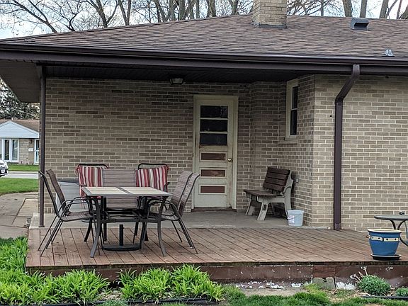 4th image of 760 Bishop Ct