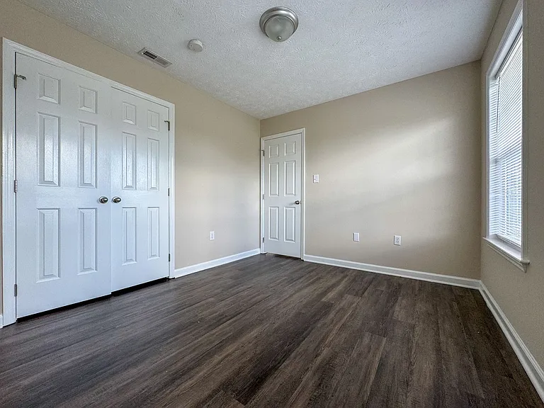 800 Connaly Dr — Photo 34
