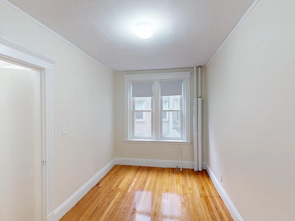 235 Park Dr #33