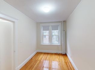 235 Park Dr APT 33, Boston, MA 02215