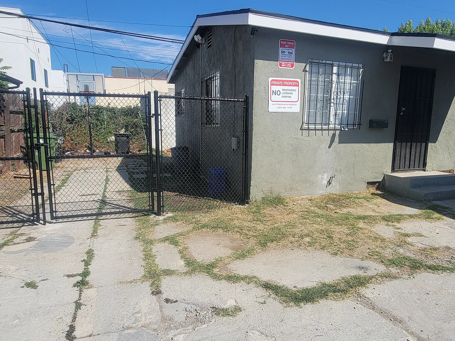 2 bed, 700 sqft, $2,700 — Photo 1