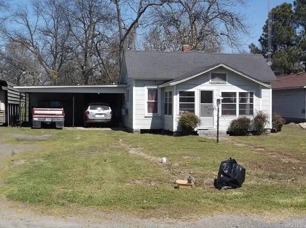 909 E 2nd St, Stuttgart, AR 72160