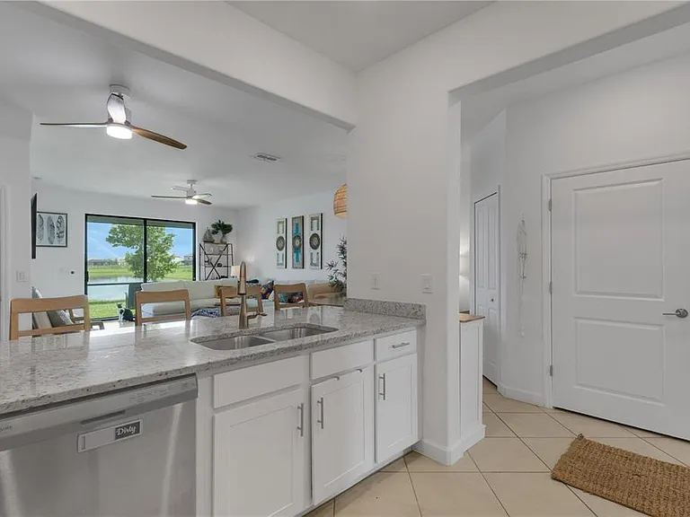 15227 Sunny Day Dr — Photo 6