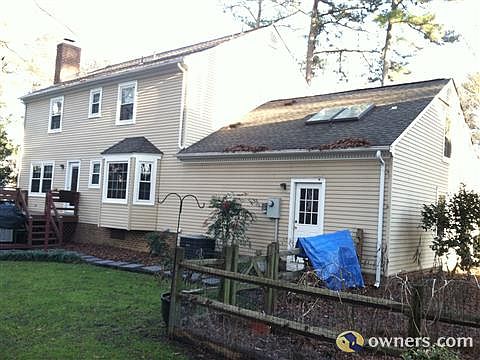 3rd image of 104 Chestnut Ct