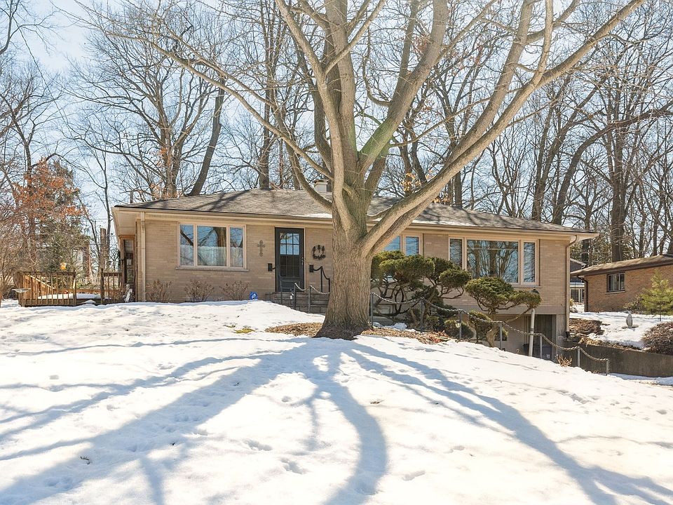 1st image of 157 Oakwood Blvd