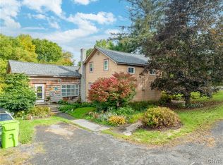 3900 Amber Rd, Syracuse, NY 13215