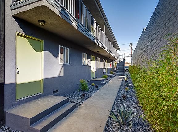 4th image of 1942 S La Cienega Blvd #4A