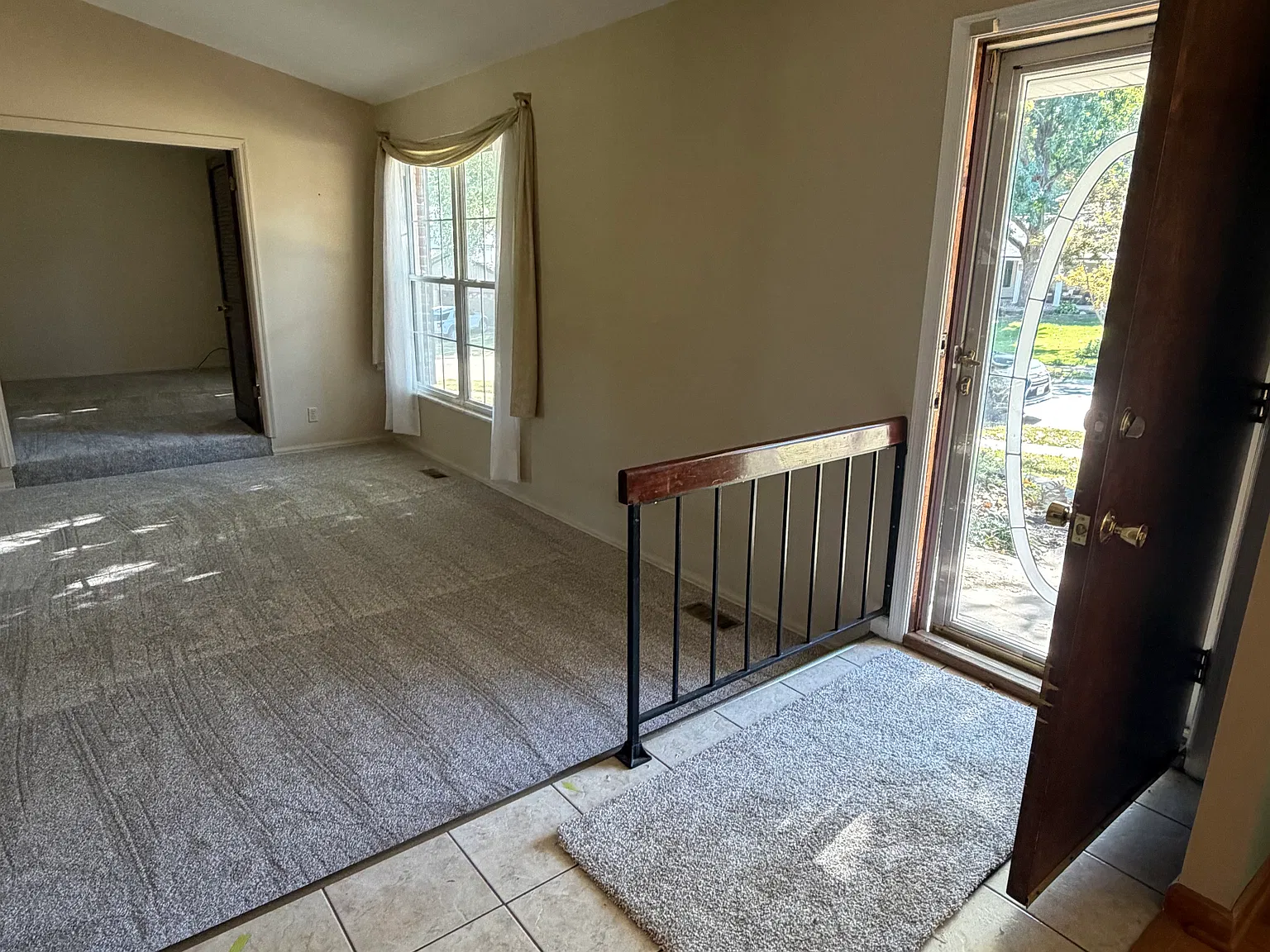 3 bed, 2200 sqft, $2,800 — Photo 2
