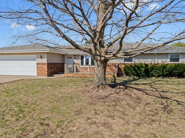 11818 Wagon Ln, Roscoe, IL 61073