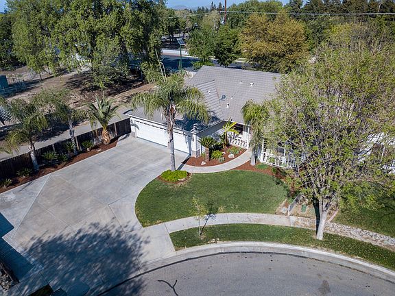 3rd image of 1320 S Manzanita Ct