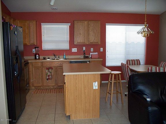 5th image of 11006 W Sheridan St