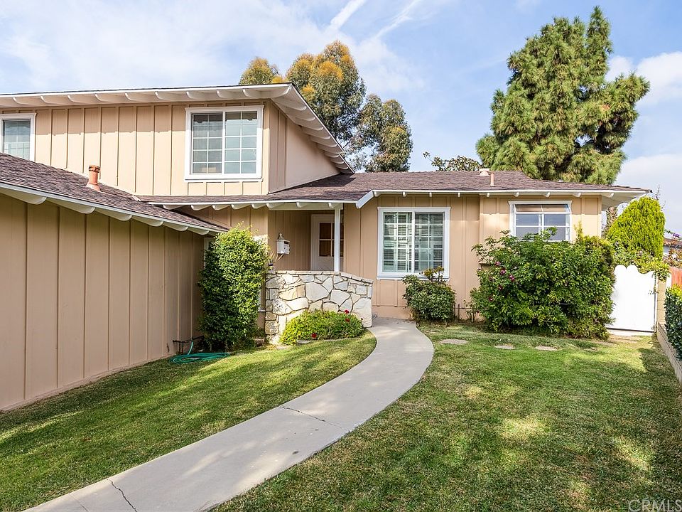2nd image of 1103 Oakfern Ln