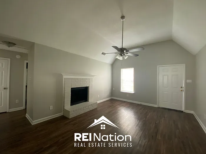3 bed, 2.0 bath, 1184 sqft, $1,425 — Photo 4