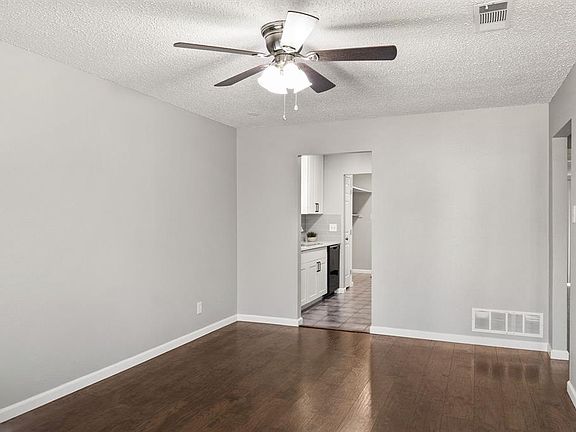 5th image of 1605 N Oak St #A