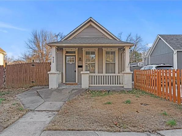 915 Pottawatomie St, Leavenworth, KS 66048