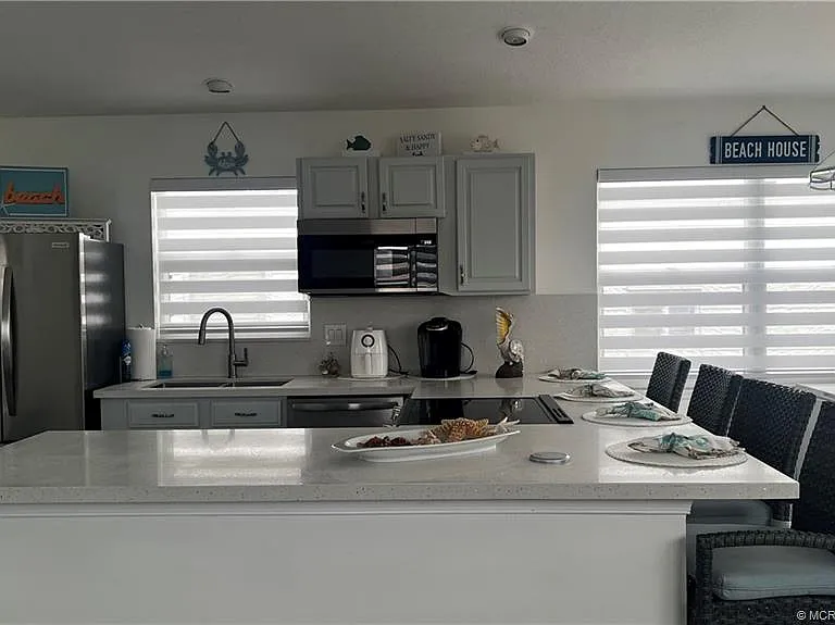 1077 Nettles Blvd — Photo 7