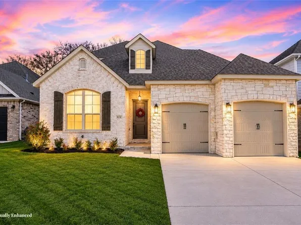 2182 N Woodlark Ln, Fayetteville, AR 72704