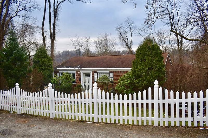 1st image of 444 Parkridge Dr