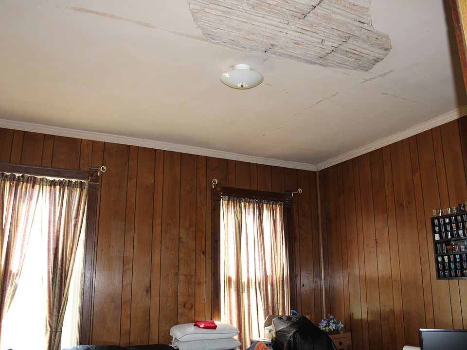 31st image of 304 S Maple St