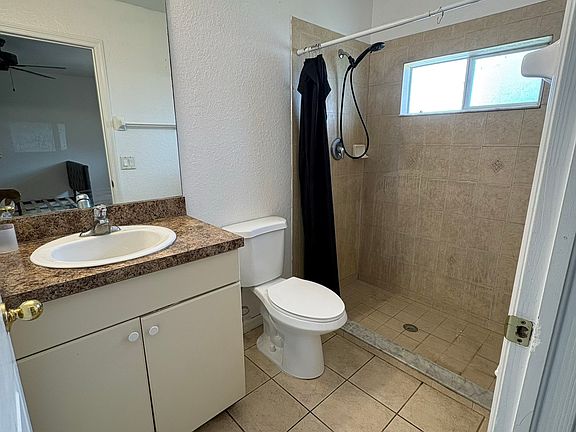 5th image of 4657 30th St SW #1